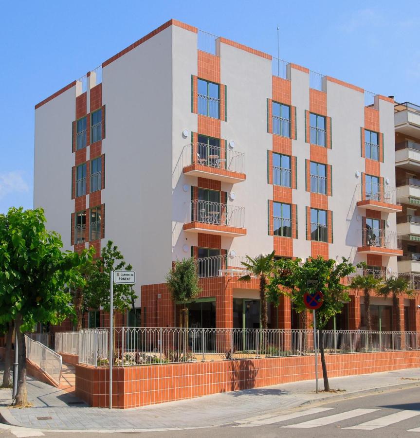 Terra Aurea Aparthotel 萨洛 外观 照片