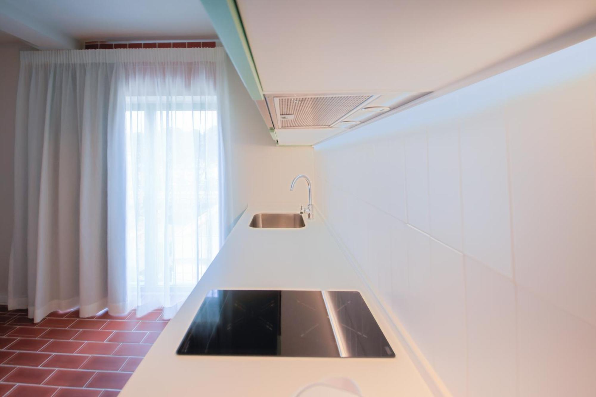 Terra Aurea Aparthotel 萨洛 外观 照片