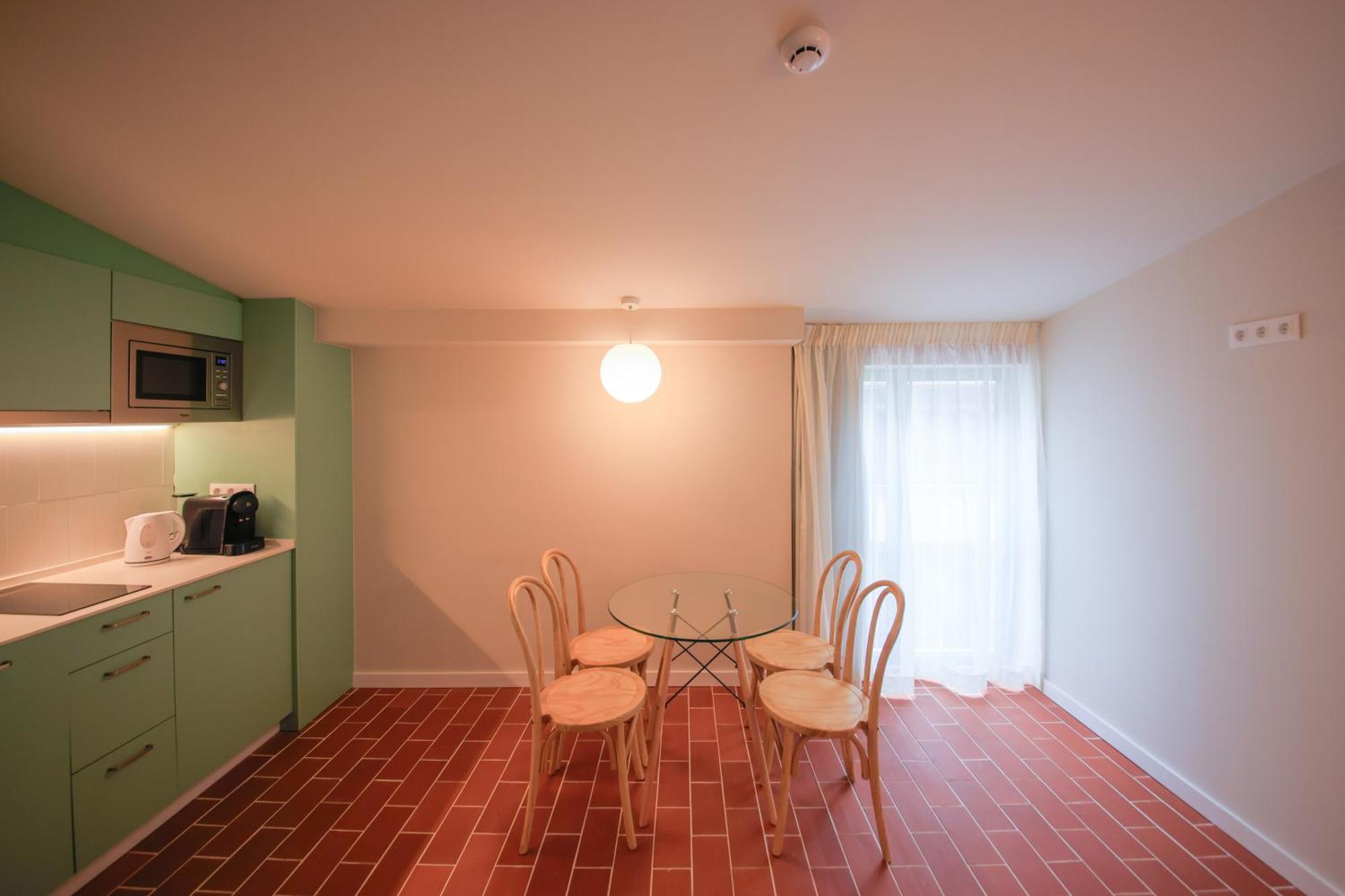 Terra Aurea Aparthotel 萨洛 外观 照片